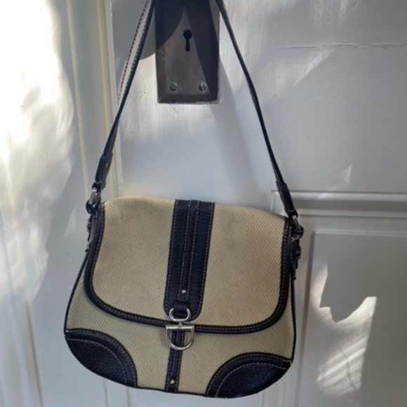 Etienne Aigner shoulder bag - Picture 1 of 7